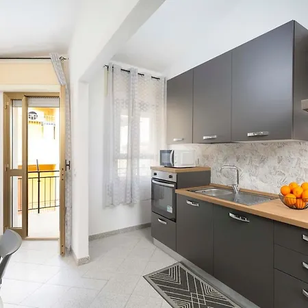 Appartement Berchida, Spazioso Con Verande A La Caletta